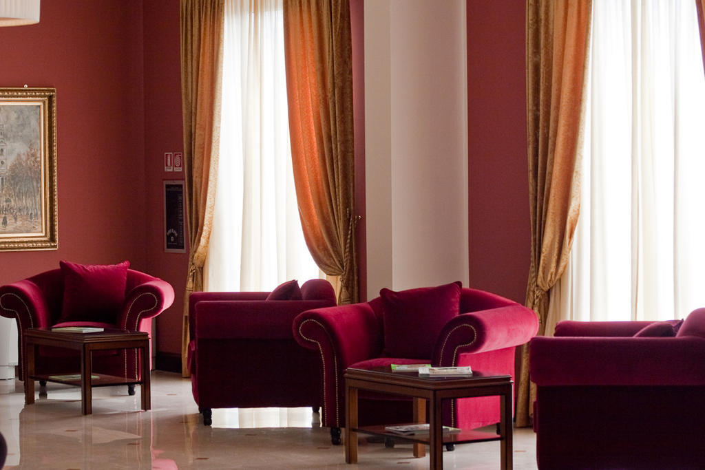 Hotel Maxim アンツォーラ・デッレミーリア エクステリア 写真