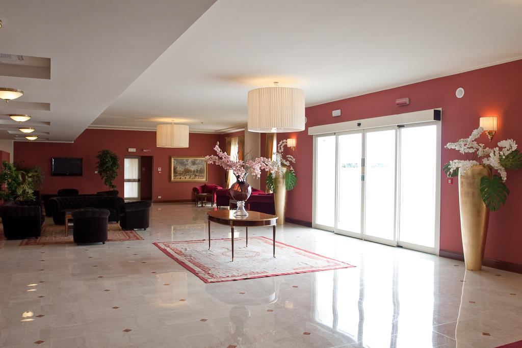 Hotel Maxim アンツォーラ・デッレミーリア エクステリア 写真