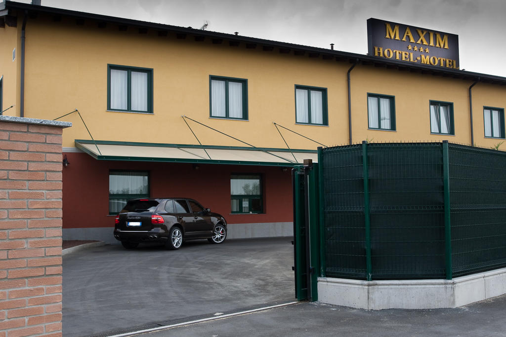 Hotel Maxim アンツォーラ・デッレミーリア エクステリア 写真
