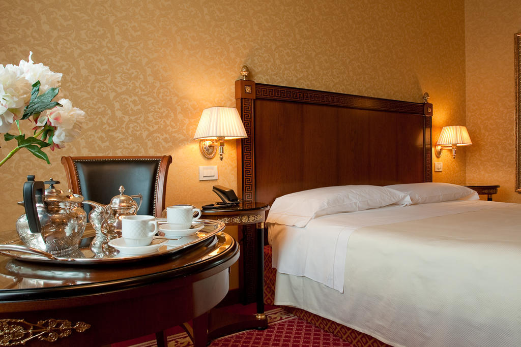 Hotel Maxim アンツォーラ・デッレミーリア 部屋 写真