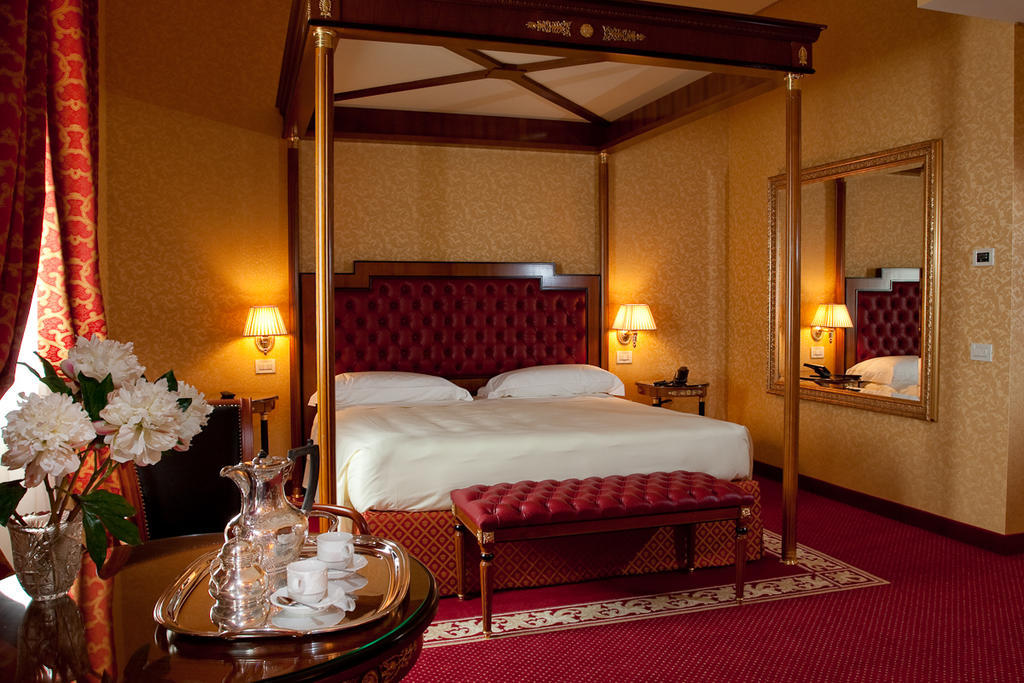 Hotel Maxim アンツォーラ・デッレミーリア 部屋 写真