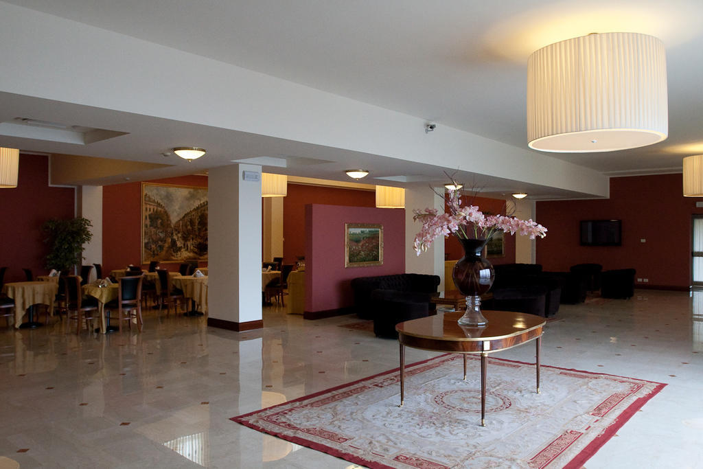 Hotel Maxim アンツォーラ・デッレミーリア エクステリア 写真